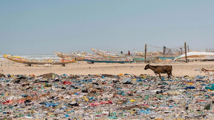 plastic pollution saint louis senegal