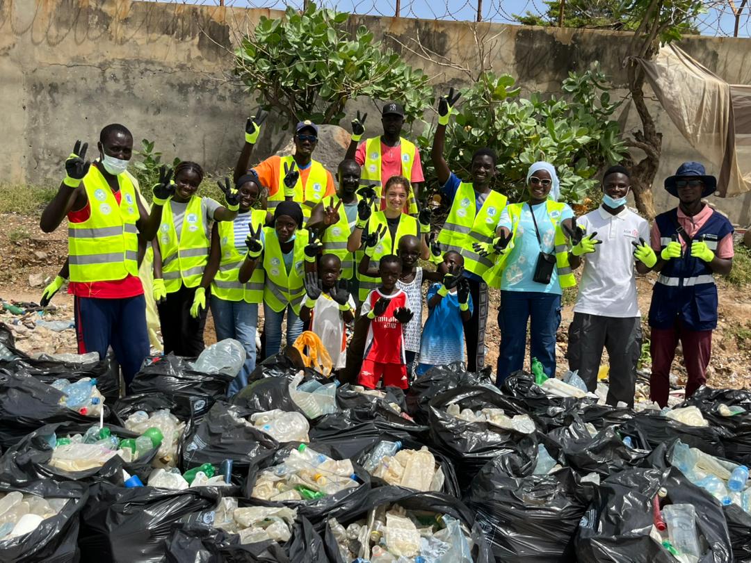 cleanup et sensibilisation pollution plastique senegal